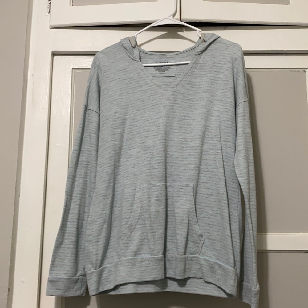 Thin pull over sweater